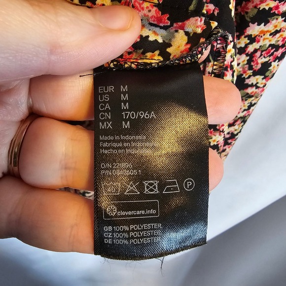 H&M Floral Blouse Long Sleeve Button Down Shirt Black Pink Women's M - Picture 5 of 6